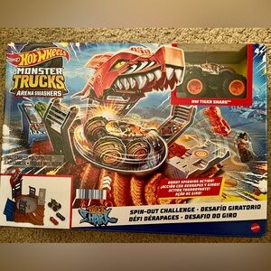 Hot wheels monster truck set